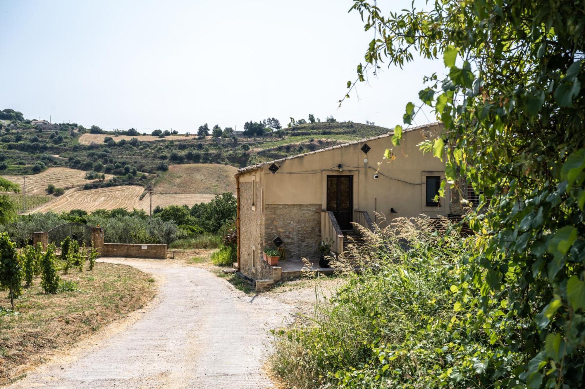 קלטג'ירונה Cottage Immerso Nel Vigneto מראה חיצוני תמונה